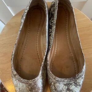 Metallic Crackle leather Carson Frye Ballet Flats size 8.5 silver
